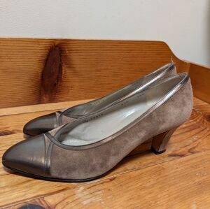 Salvatore Ferragamo Suede Cap Toe Pumps Brown Taupe 8.5B Italy